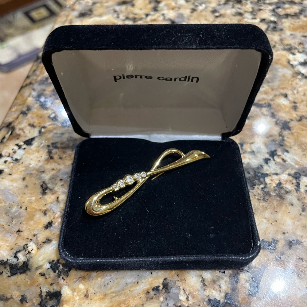 Pierre Cardin Vintage Pin in box